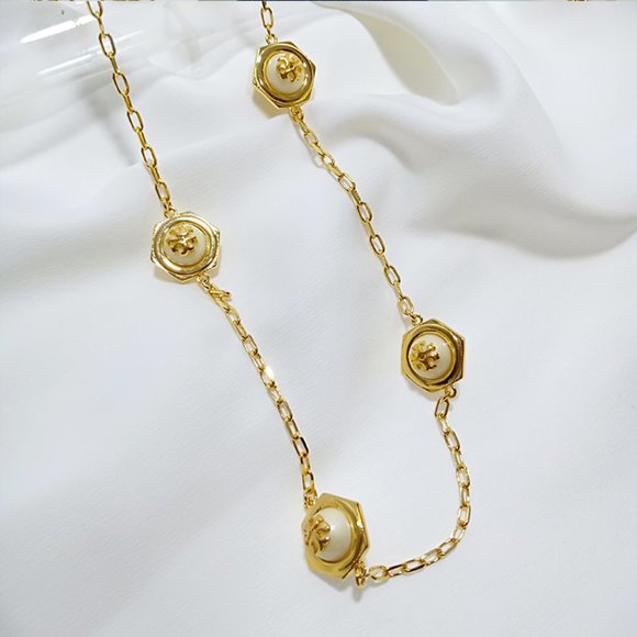 Tory Burch Simple Hexagon Necklace With Pearl Logo - Picture 4 of 5